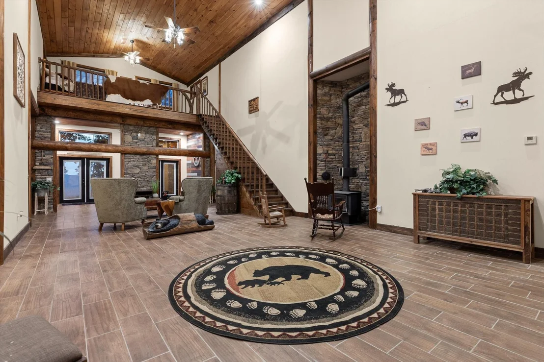 Photo of 400 Maple Trail