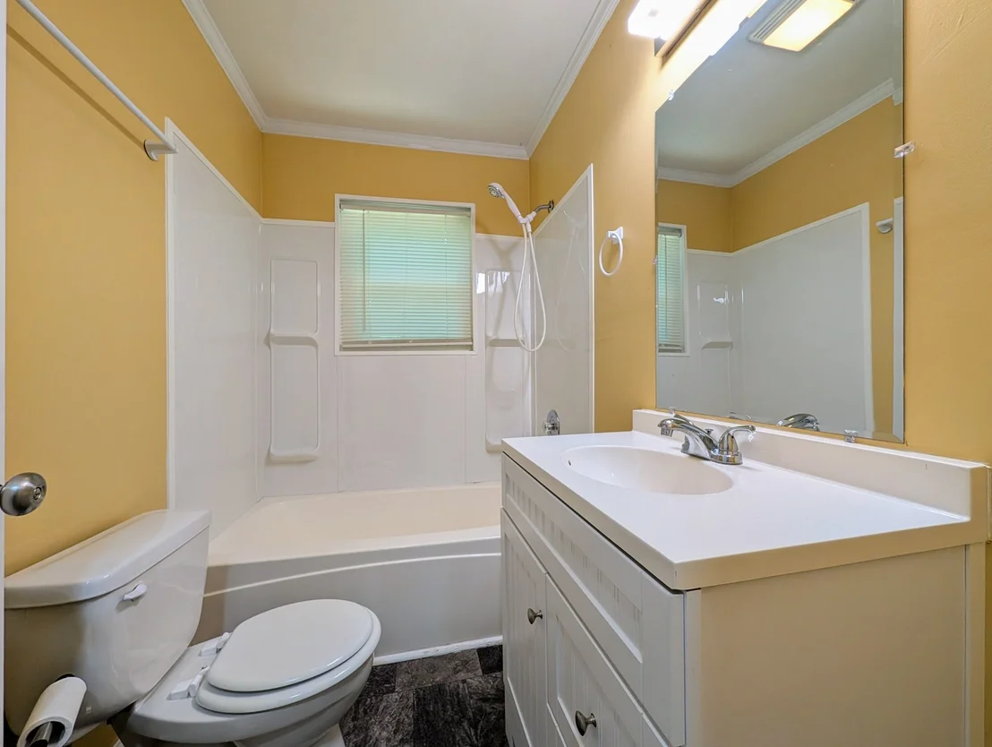 Photo of 125 Dixie Dr NE
