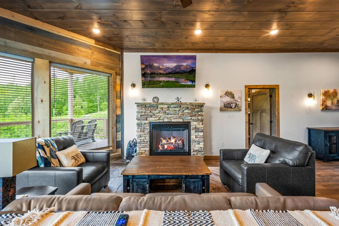 Photo of 1237 Hemlock Drive