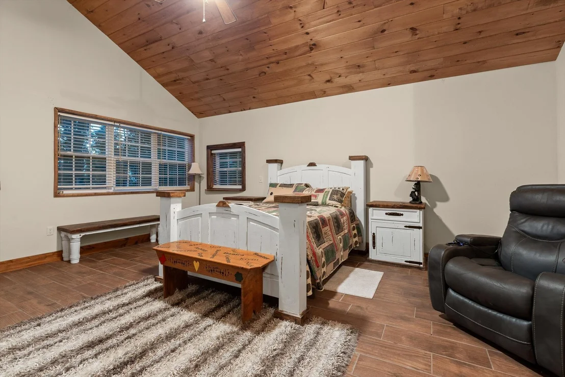 Photo of 400 Maple Trail