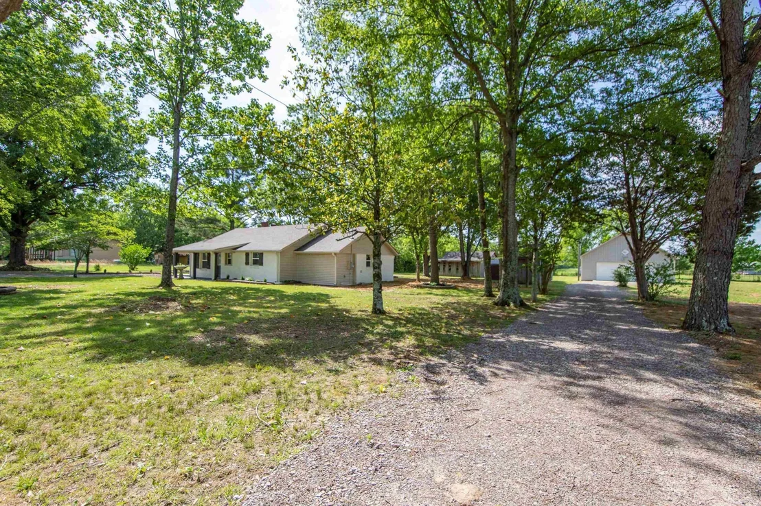 Photo of 1495 SEATON LOOP RD