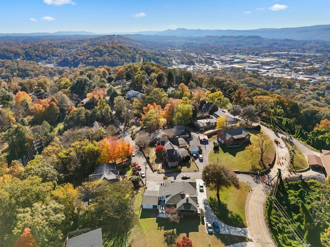 Photo of 643 E Crest Road