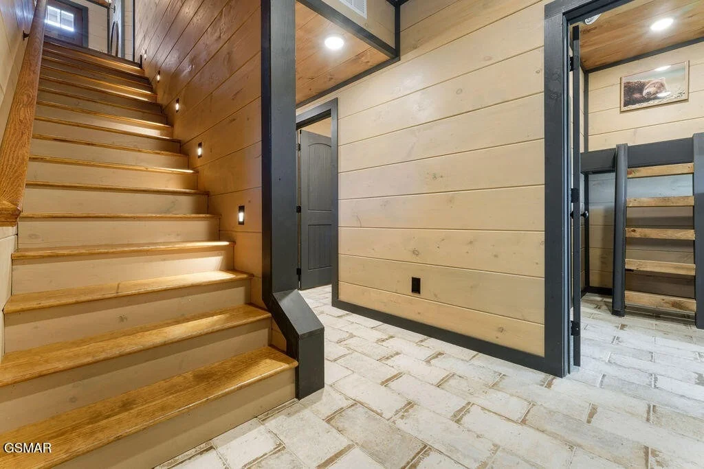 Photo of 637 Summer Valley Way