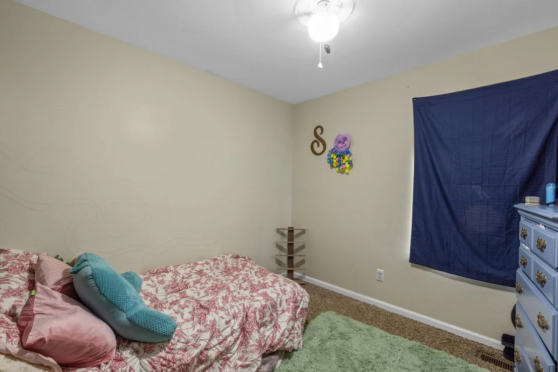 Photo of 2077 Saunders Road