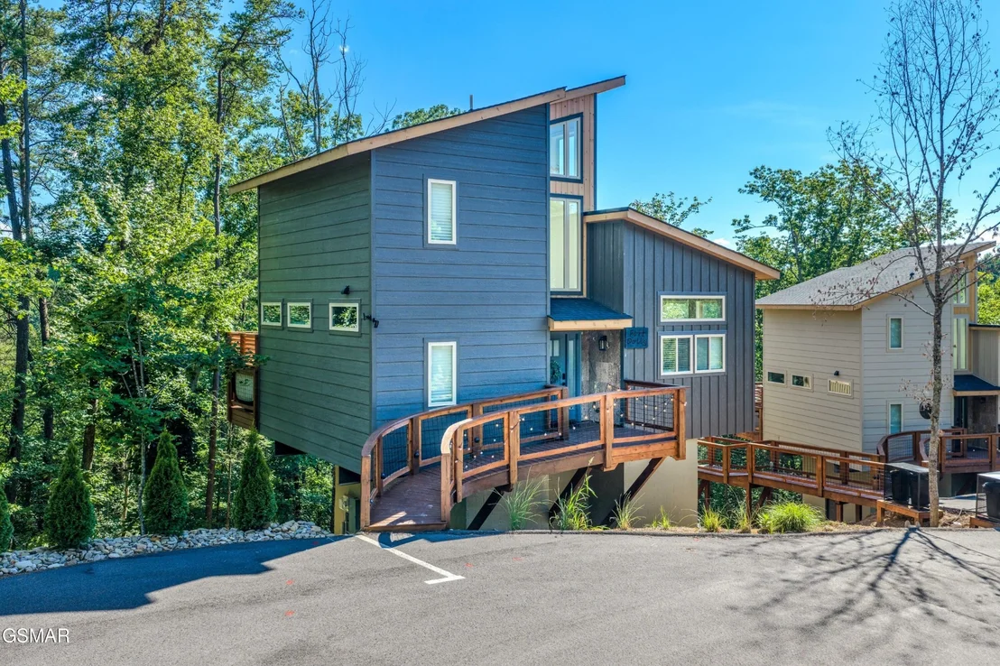 Photo of Unit UNIT4 at 2385 Forge Hideaway Loop