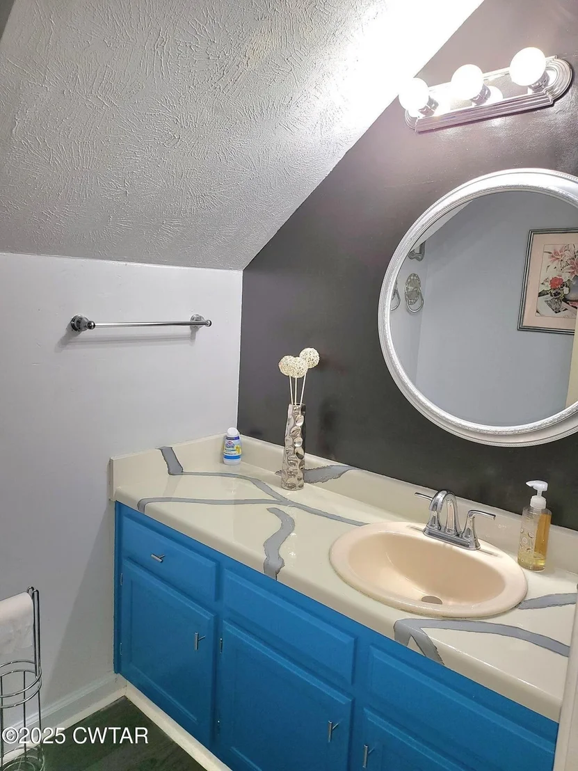 Photo of 99 Hidden Valley Dr