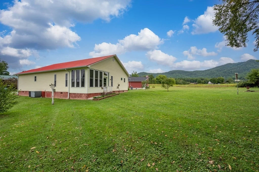 Photo of 2225 Meadowbrook Lane