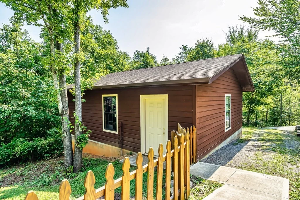 Photo of 1530 Madron