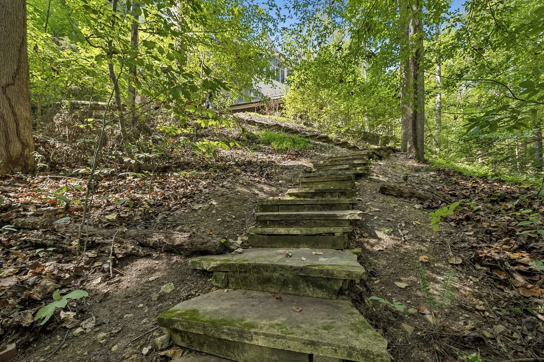 Photo of 2304 Backbone Rd