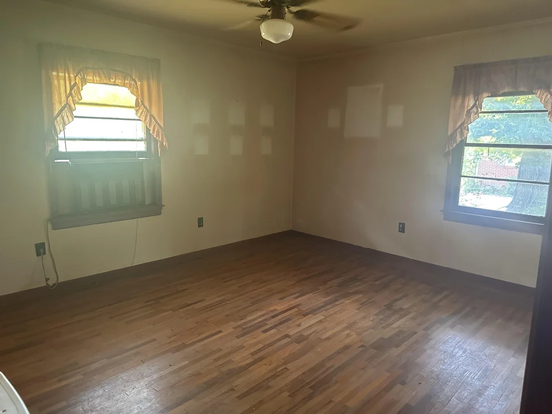 Photo of 140 SHAW LN