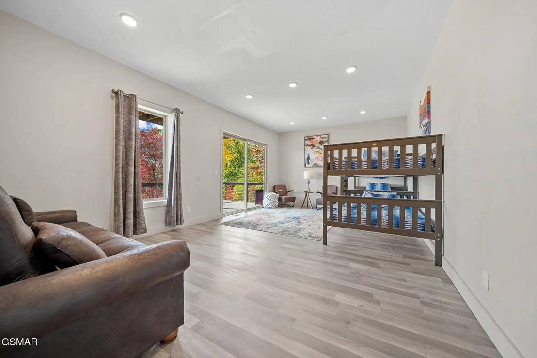 Photo of 3047 Mountaineer Trail