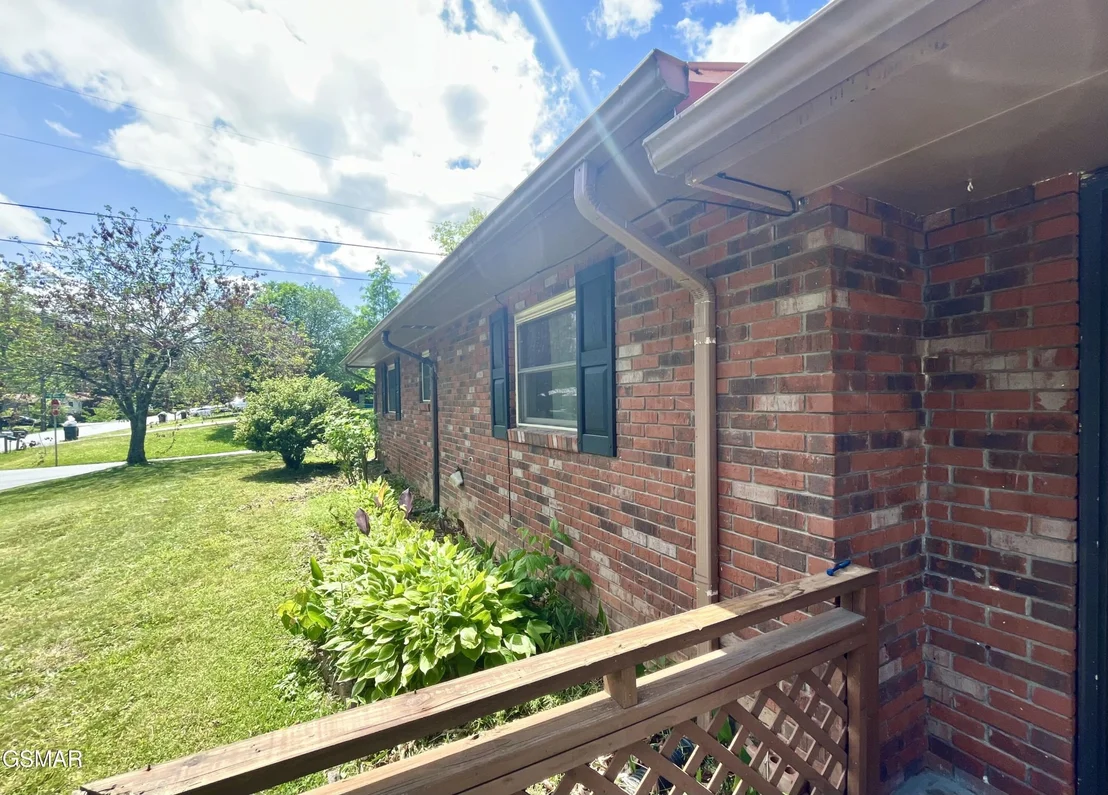 Photo of 827 Murphy Road