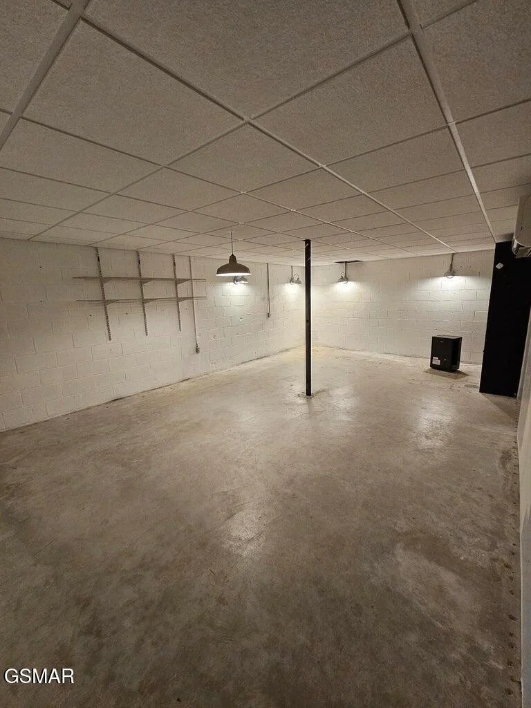 Photo of 716 White Oak Circle