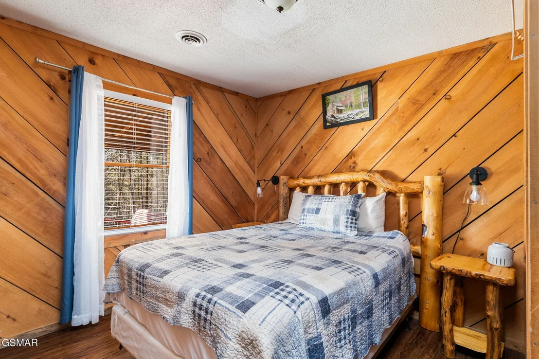Photo of 2834 Longvale Lane