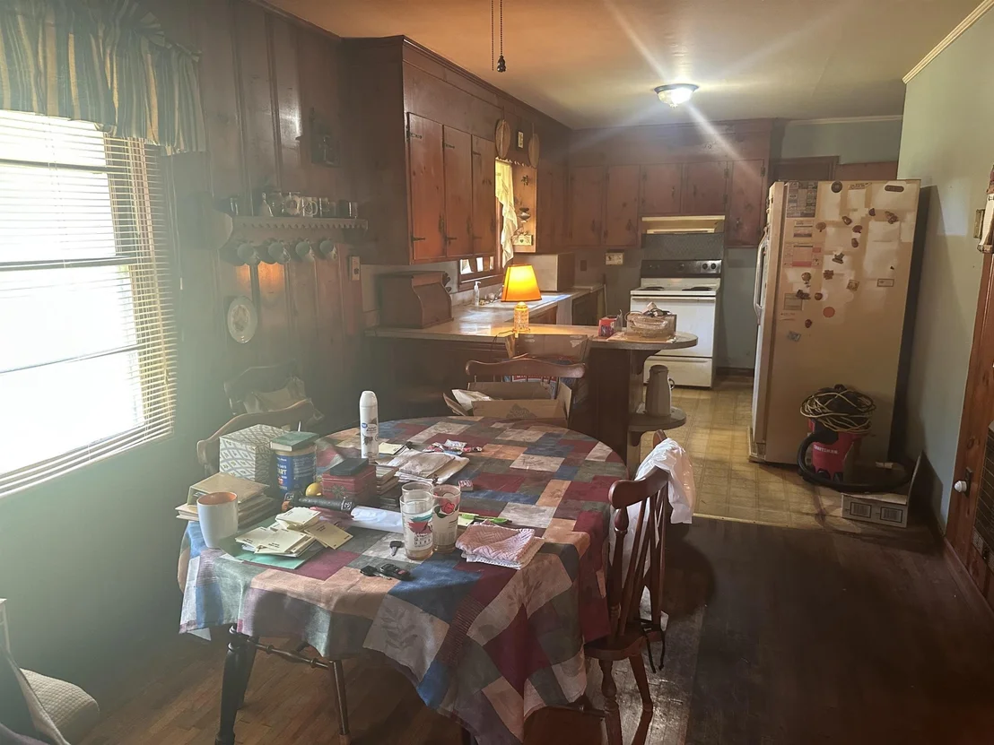 Photo of 140 SHAW LN