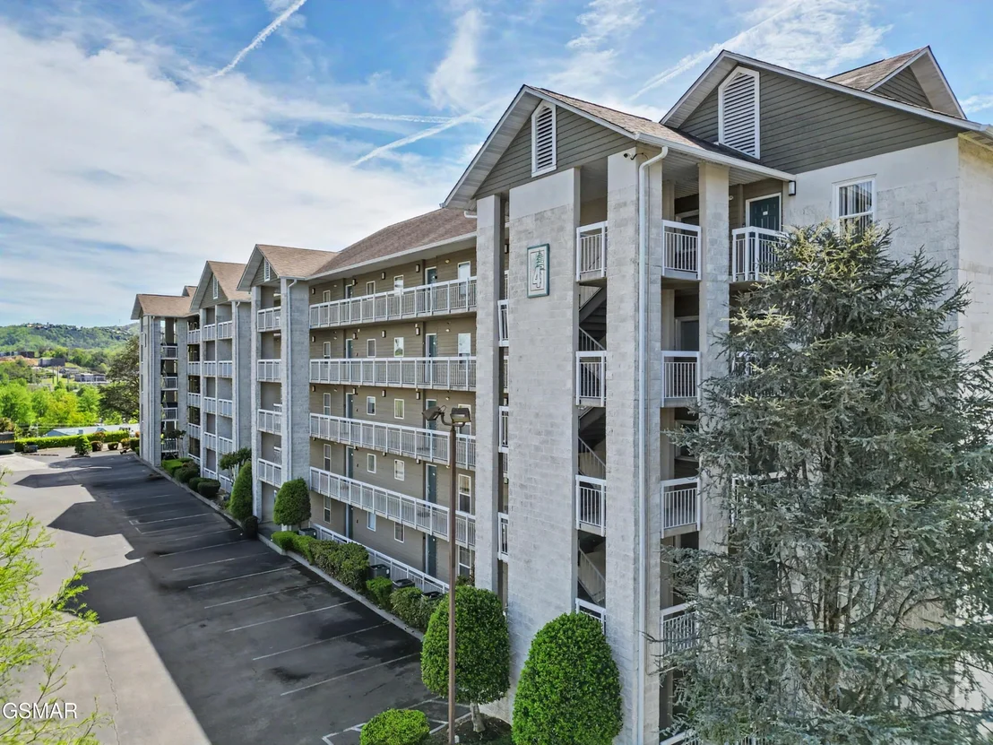 Photo of Unit UNIT424 at 205 Ogle Drive