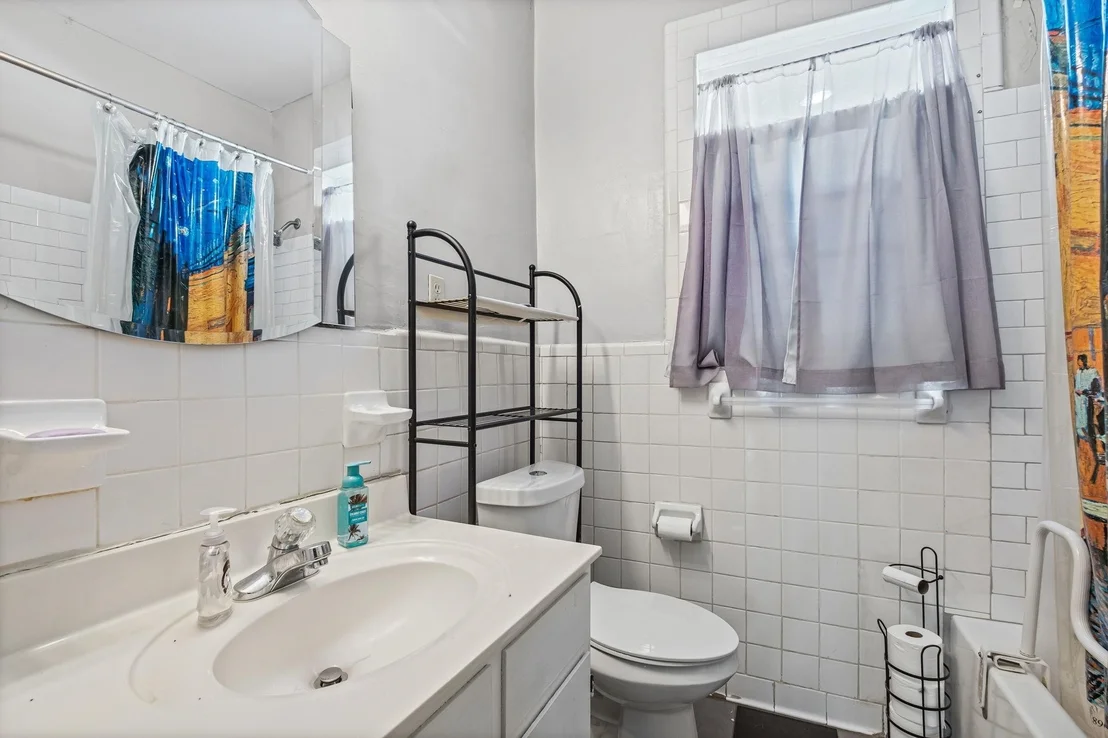 Photo of 985 FORREST AVE