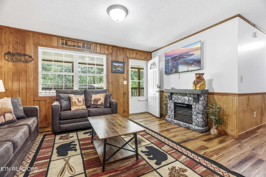 Photo of 2106 Hickory Manor Rd