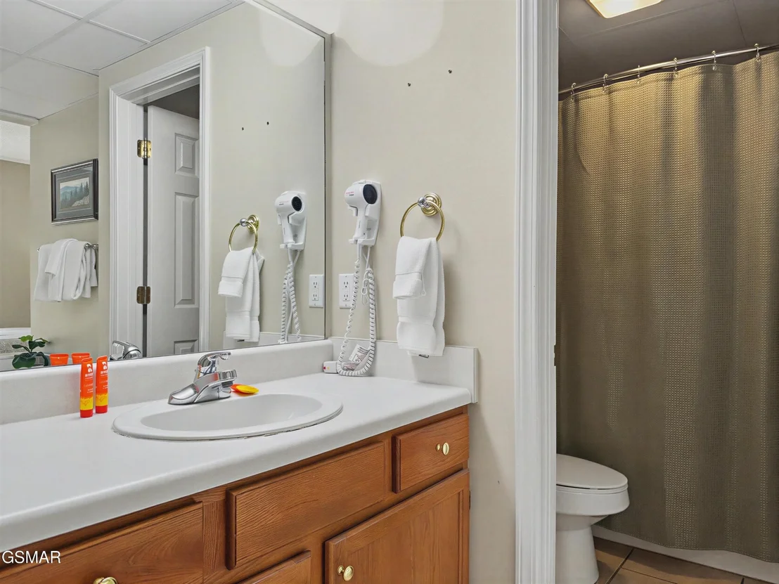 Photo of Unit UNIT424 at 205 Ogle Drive
