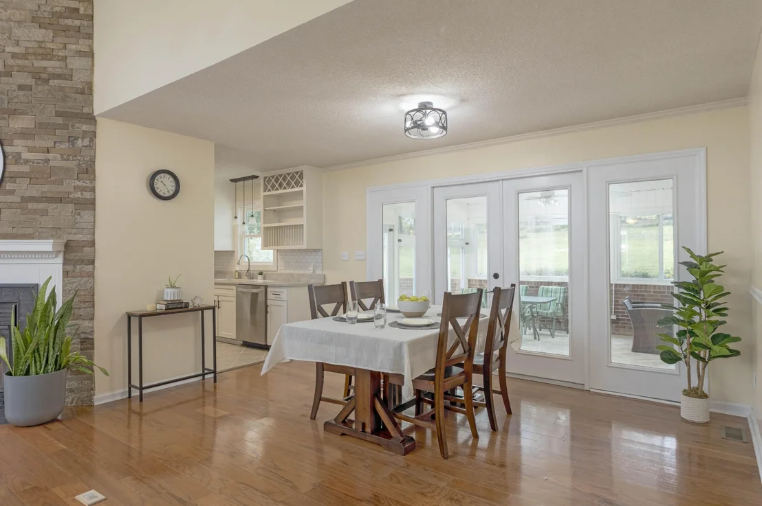 Photo of 715 Carmen Drive
