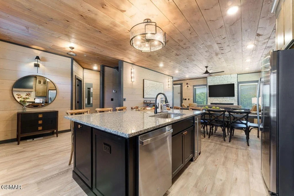 Photo of 637 Summer Valley Way