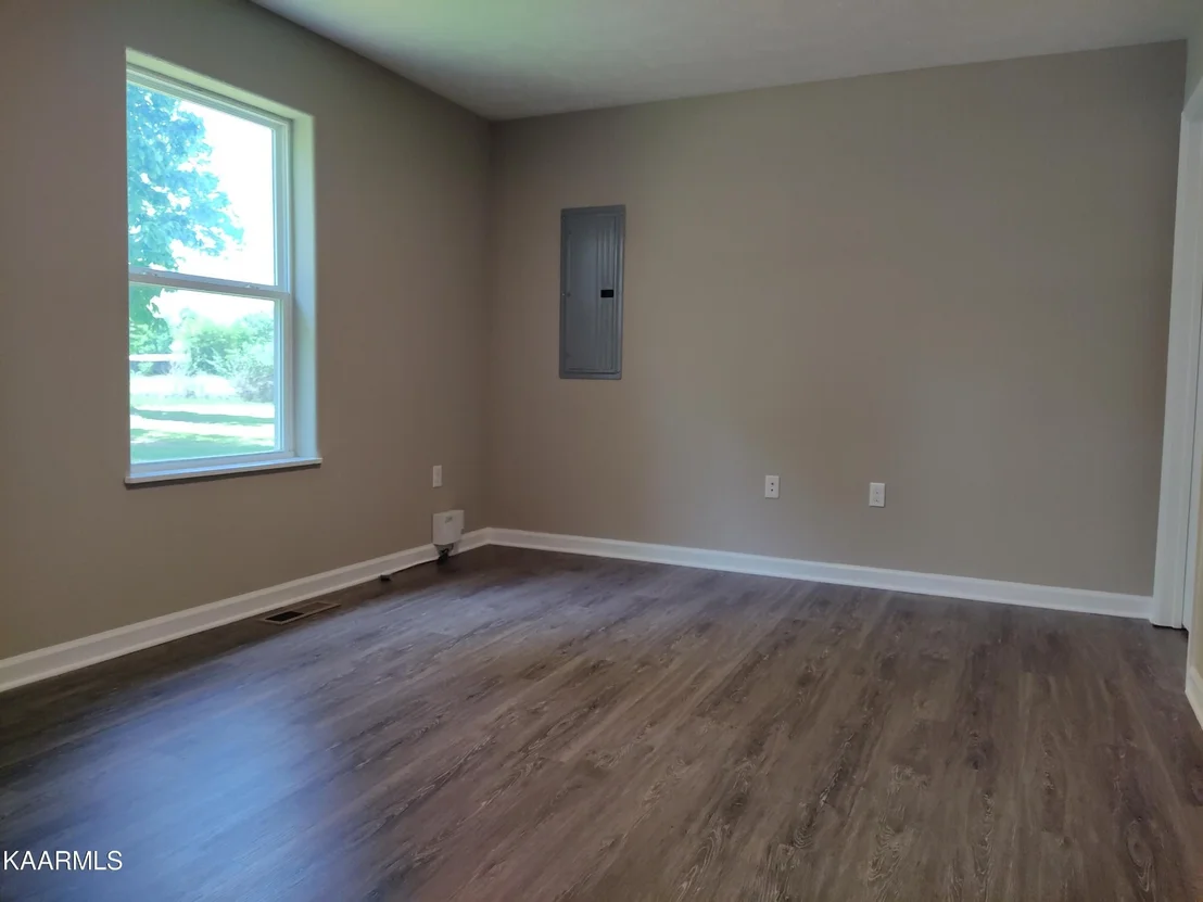 Photo of 1038 Glades Rd