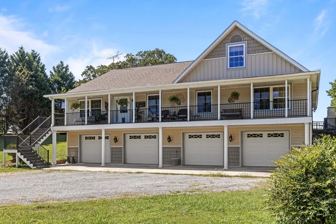 Photo of 122 Eagle Point Drive