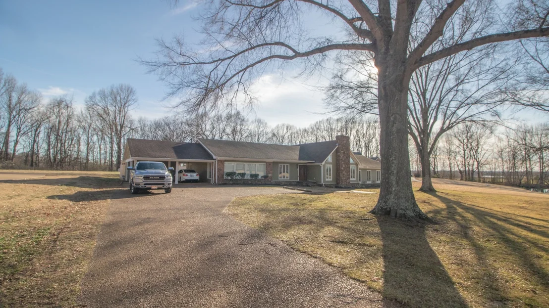 Photo of 23 Forked Oak Ln