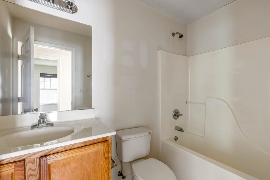 Photo of 232 W Edison Street