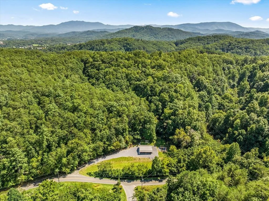 Photo of 901 Sharp Hollow Road