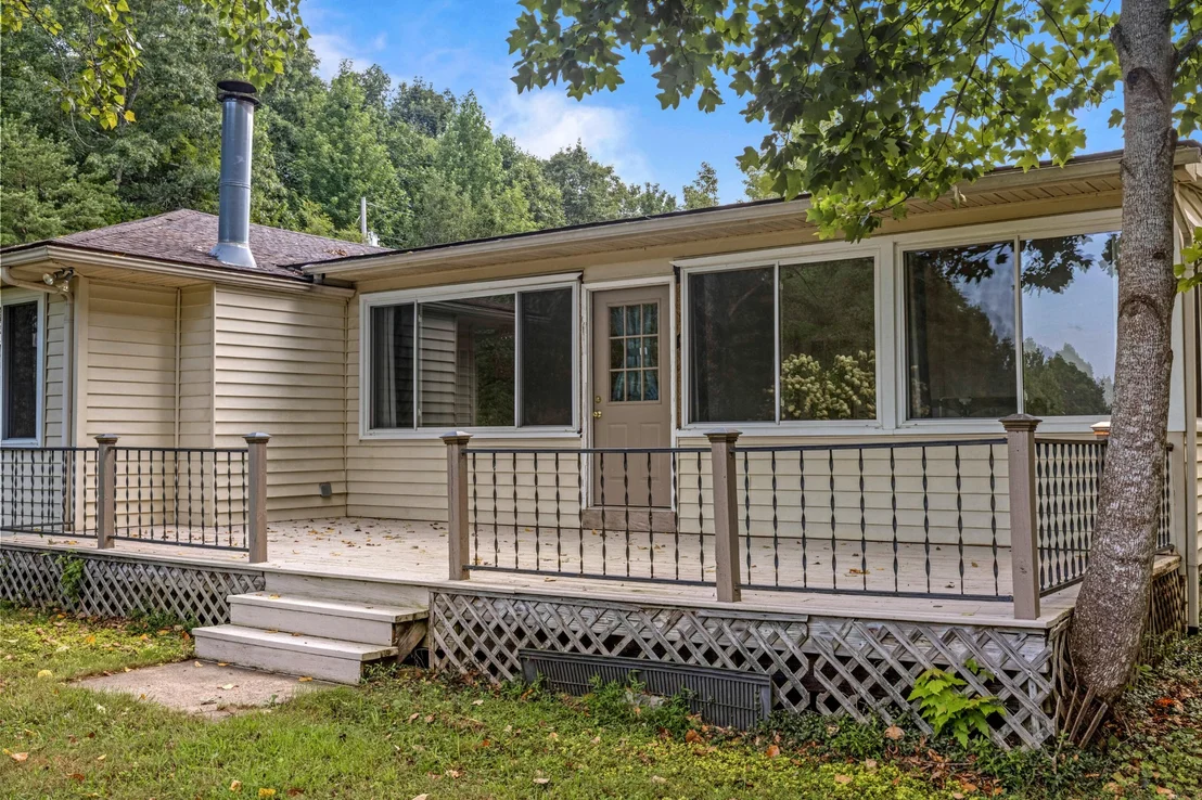 Photo of 1824 Jackson Point Road