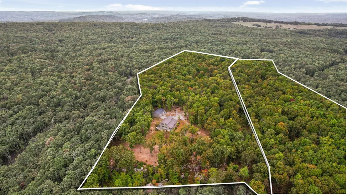 Photo of 400 Maple Trail