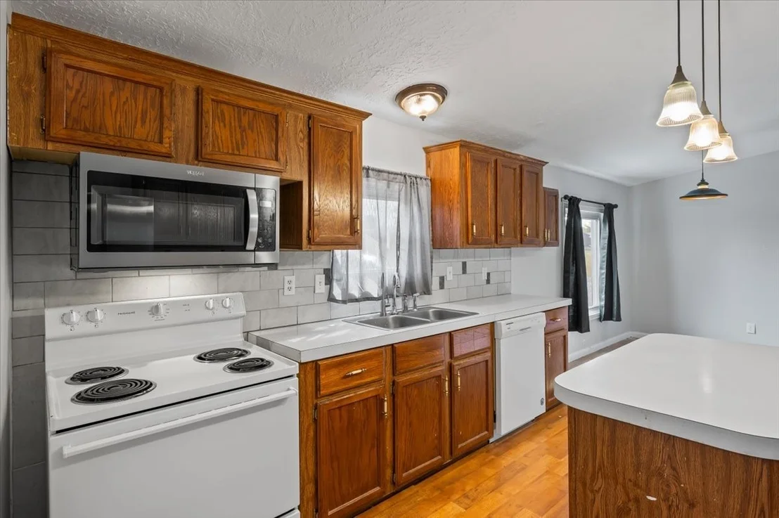 Photo of 289 Cedar Park Dr