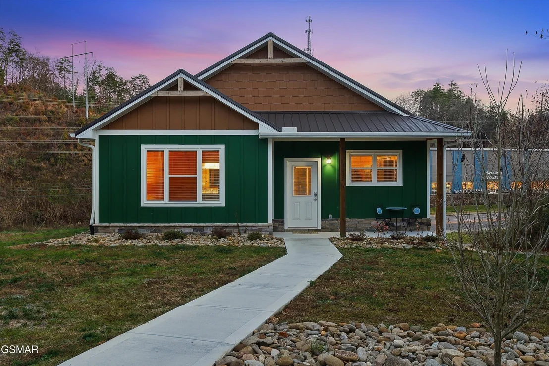 Photo of Unit 2 at 1012 Pinyon Circle
