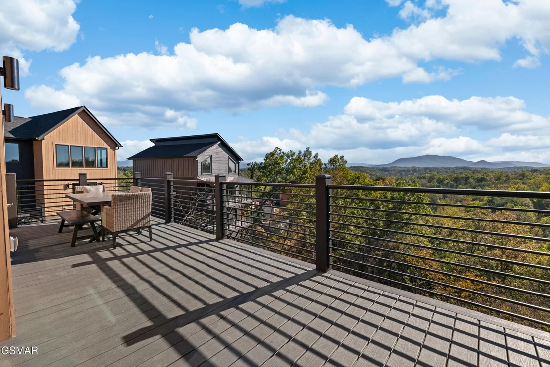 Photo of 405 Compass Point Way