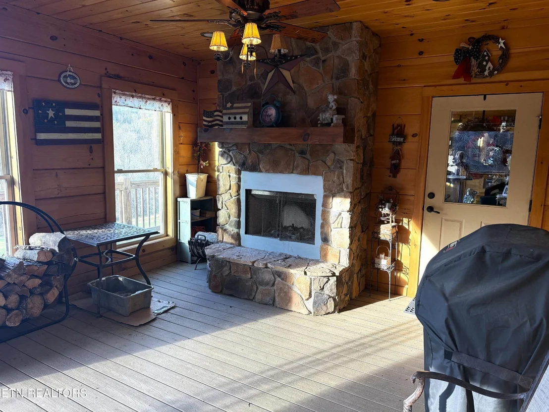 Photo of 633 Dry Fork Rd