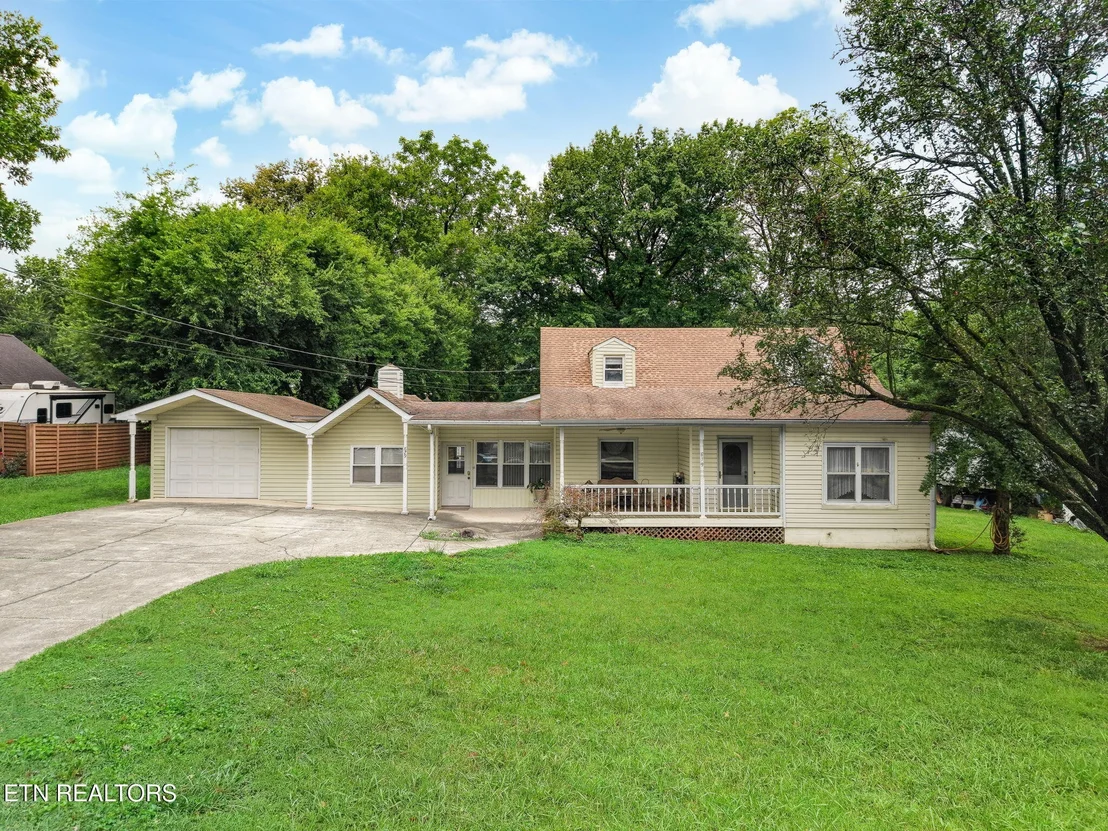 Photo of 679 N Wright Rd