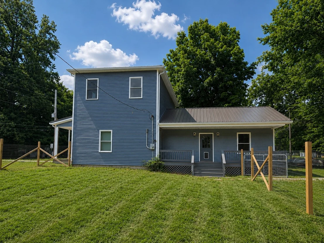 Photo of 352 Main St