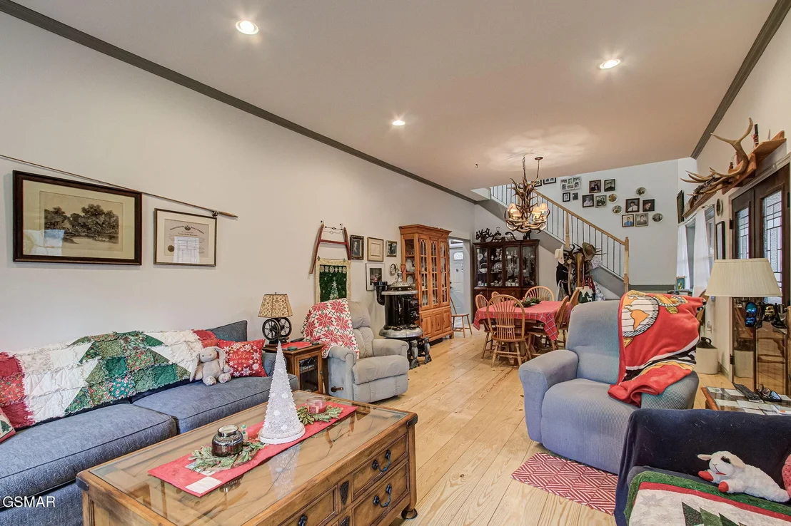 Photo of 3875 Poplar Lane