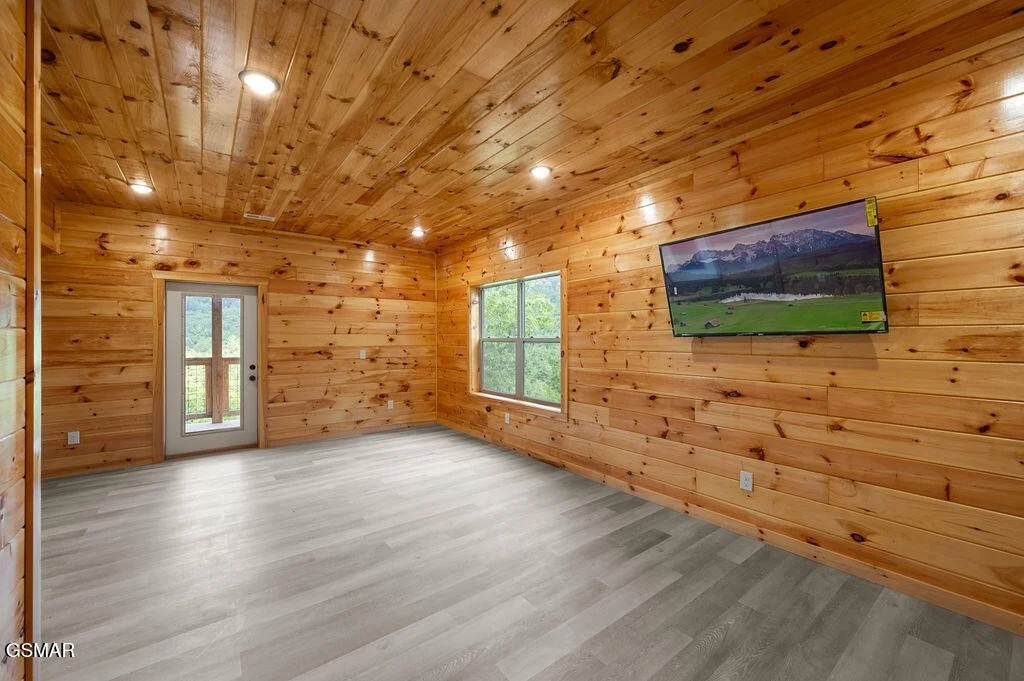 Photo of 4183 Chamberlain Lane