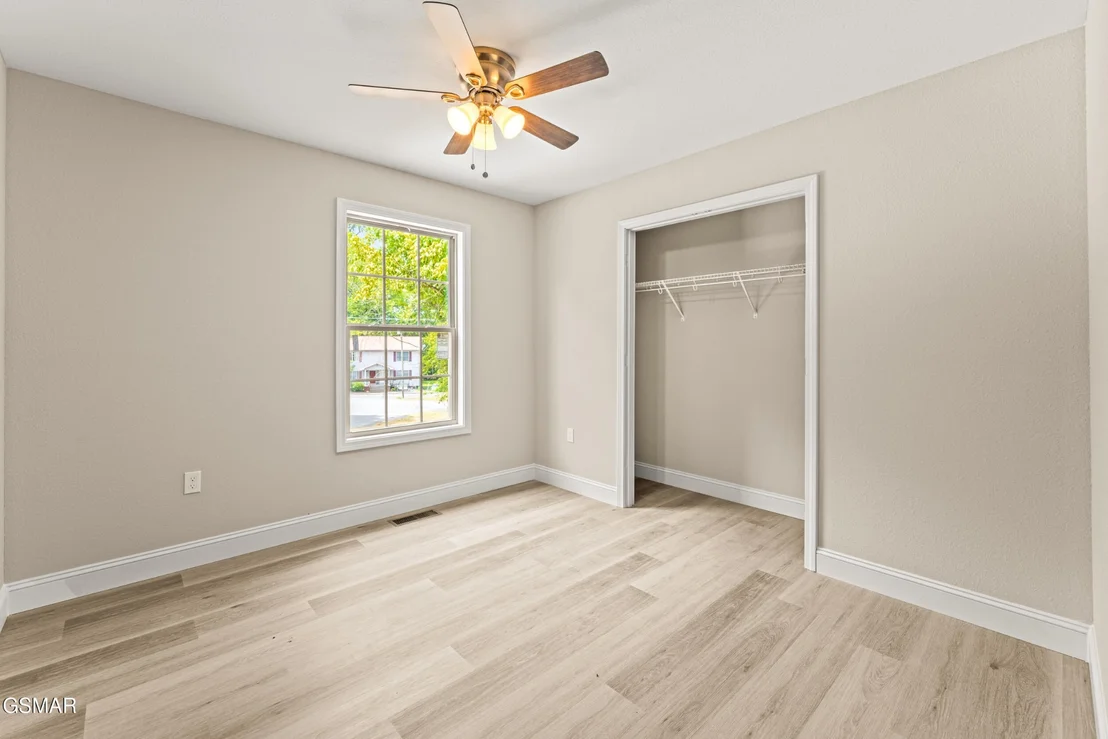 Photo of 1039 Cedar Ln