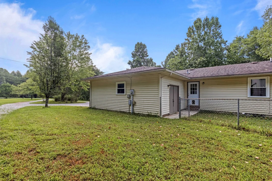 Photo of 1824 Jackson Point Road