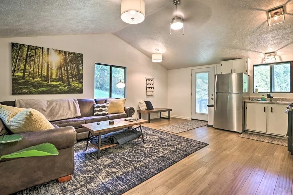 Photo of 2242 Ferguson Lane