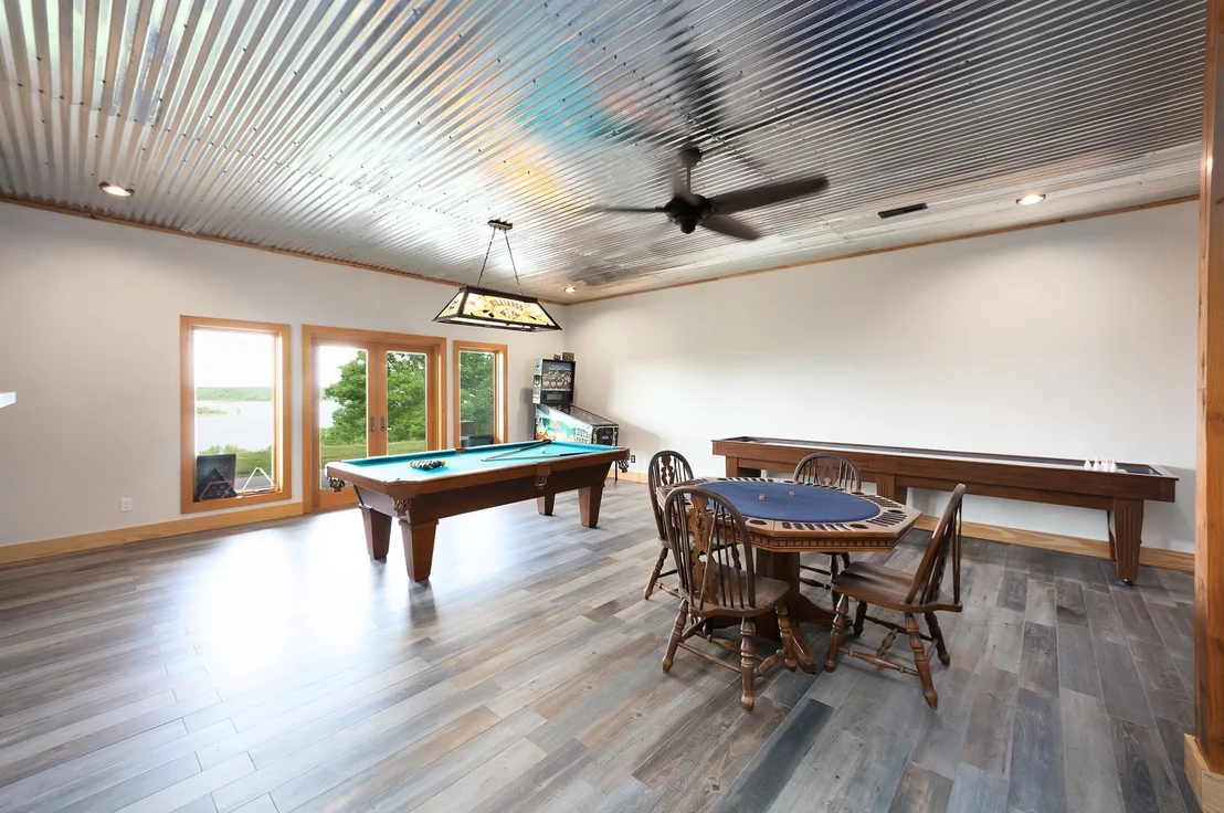 Photo of 685 River Oaks Dr