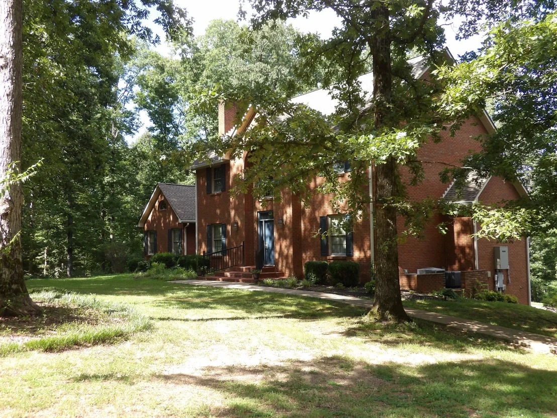 Photo of 570 Gregson Pl