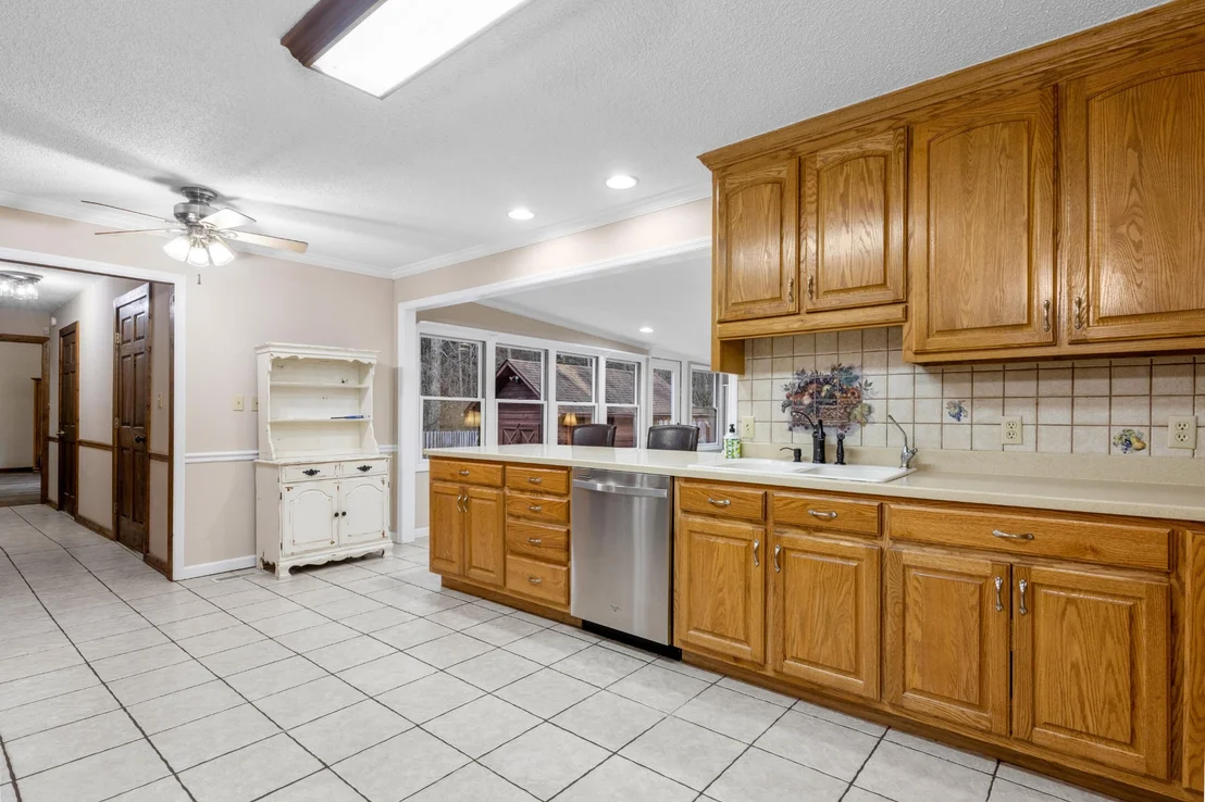 Photo of 446 Jamestown Road