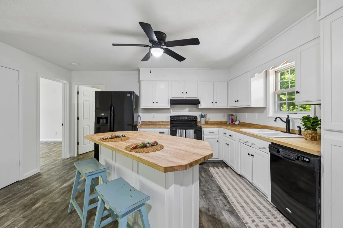 Photo of 619 Longbranch Rd