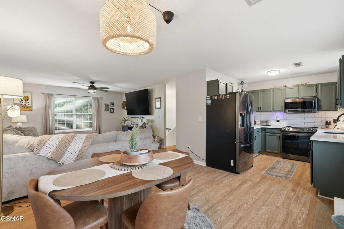 Photo of 223 River Valley Circle