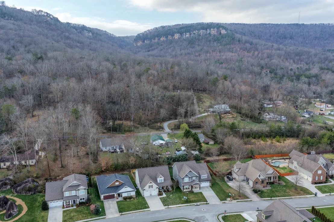 Photo of 595 Deer Valley Dr