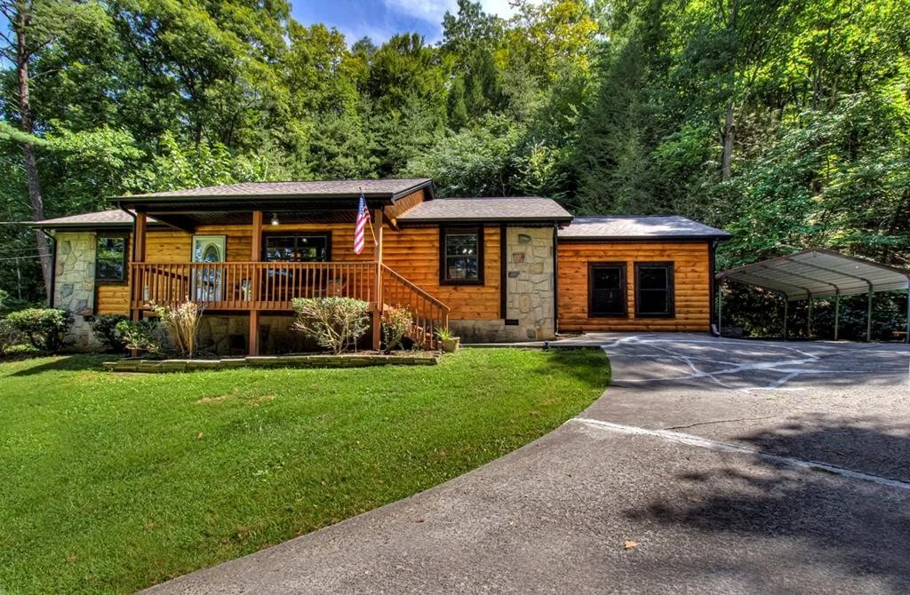 Photo of Unit DOLLYSWOOD at 3764 DOLLYS Drive